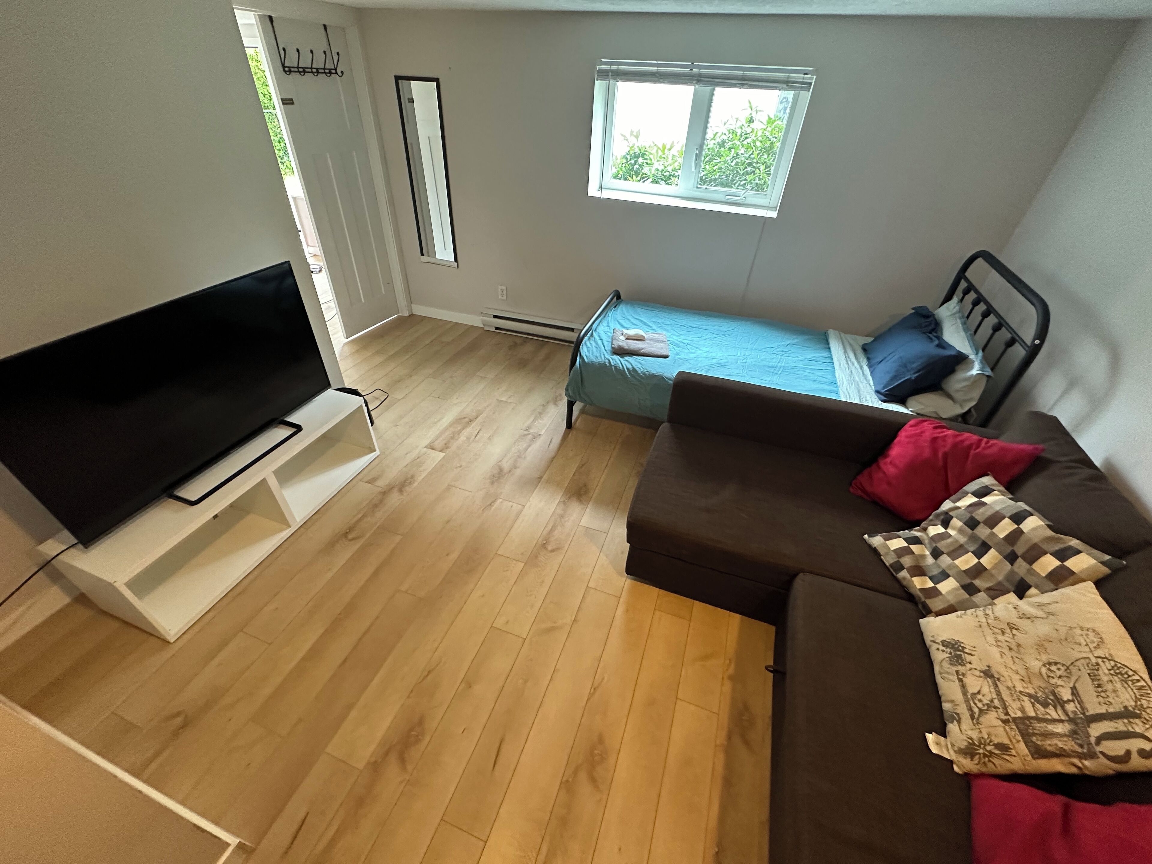 2 bedrooms, desk, free WiFi, bed sheets