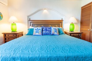 2 bedrooms, desk, Internet, bed sheets