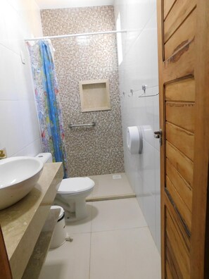 Dusche, Handtücher, Seife, Toilettenpapier