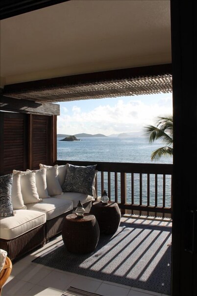 Gorgeous Beachfront Romantic Villa with the most breathtaking views!!!