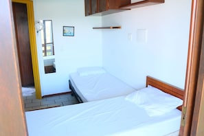 Room - Beautiful 2-bedroom house with sea view just a few meters from the beach (Florianópolis)