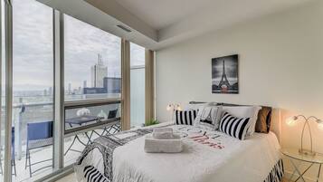 2 bedrooms, desk, iron/ironing board, free WiFi