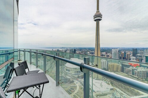 Instant Suites Penthouse 2BR Suite in ❤️ of Toronto Downtown