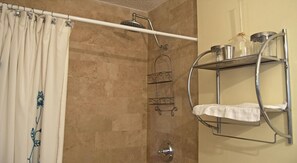 Shower, hair dryer, towels - bvGreat for WorkStay with Mountain Views, Steps to Beach, Central Location (San Juan)