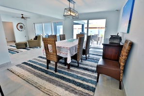 Dining - Private chef,46 sec to BEACH, Pool side massage, UTV (Eagle Beach)