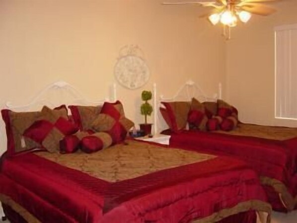 2 bedrooms, iron/ironing board, internet, bed sheets