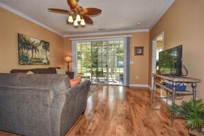 Téléviseur, lecteur de DVD