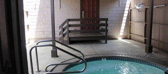 1 vuode 1. 25 lemmikkiystävällistä huoneistoa Mammothin sydämessä sukkulareitillä