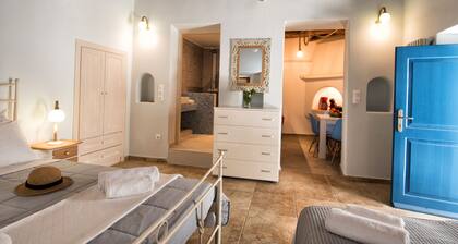 Gavrion's Nest - Premium Cycladic Studio