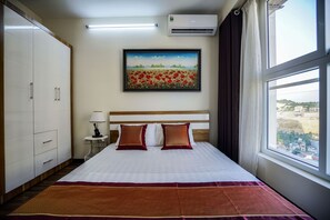 2 bedrooms, iron/ironing board, Internet, bed sheets