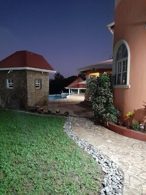 Property grounds - Eden Crest Villa- Peaceful and Comfortable Vacation (Anse La Raye)