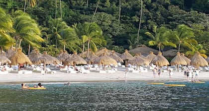 Eden Crest Villa- Peaceful and Comfortable Vacation