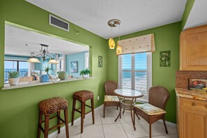 Dining - Gulf-Front 2BR Corner Condo in Indian Rocks Beach – 9th Floor, Heated Pool, & Tennis Courts (Indian Rocks Beach)