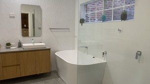 Bathtub - Sandcastles @ Lennox Head (LENNOX HEAD)