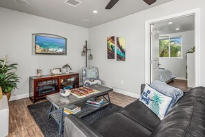 Smart TV, fireplace, DVD player, ping pong