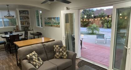 Relaxing, Romantic, and Fun! Private, Quiet, and Less than a mile to the Ocean!