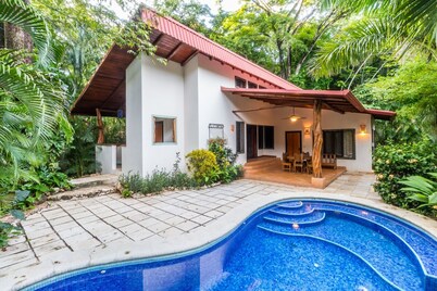 Perfect cozy family home. Location, pool, patio.