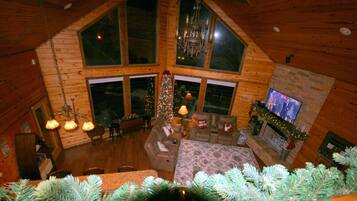 Smart TV, fireplace, DVD player, table tennis