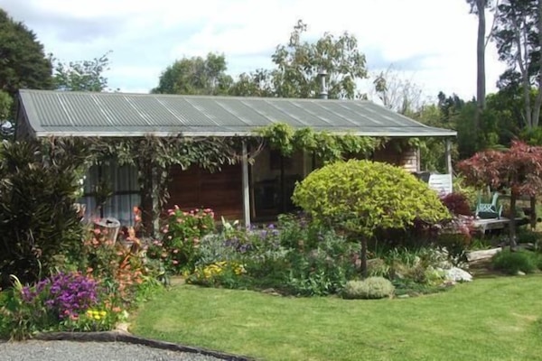 Orchard Cottage /cottage gardens