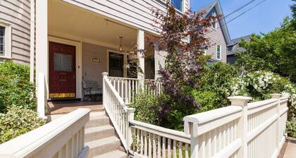 Harvard de charme victorienne avec parking!