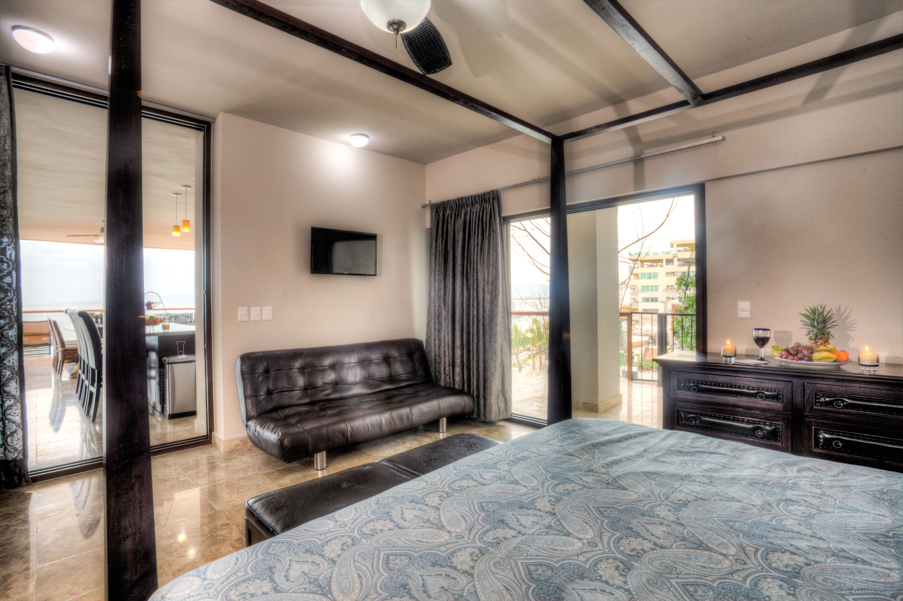 3 habitaciones y caja de seguridad en la habitación 