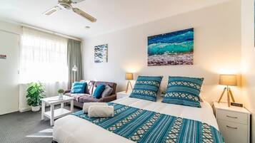 Iron/ironing board, WiFi, bed sheets