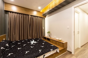 2 Schlafzimmer, Schreibtisch, Bügeleisen/Bügelbrett, WLAN