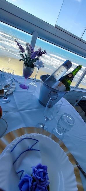 Dining - APARTMENT BY THE SEA WITH BARBECUE/POOL AND WI-FI/ DOG ACCEPTED (Praia Grande)