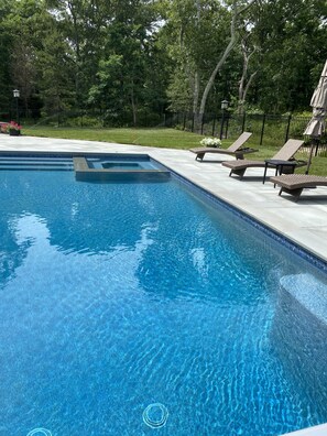 Et oppvarmet basseng