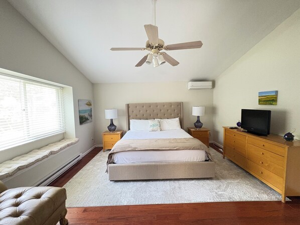 5 bedrooms, in-room safe, desk, iron/ironing board