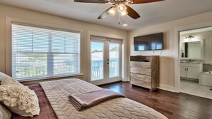 4 bedrooms, desk, iron/ironing board, travel cot