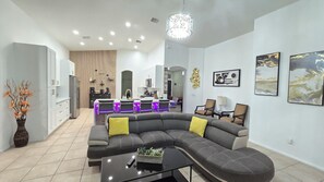 Smart-tv och eldstad