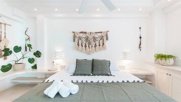 13 slaapkamers, een kluis op de kamer, een bureau