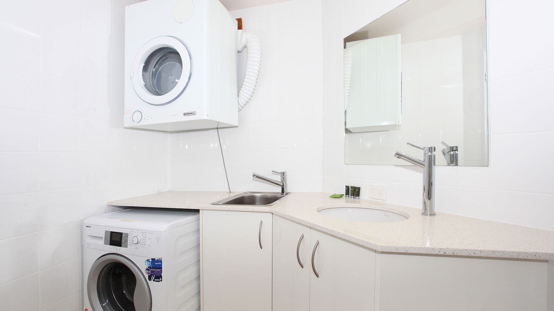 Pago Pago 4 - Spacious 2 Bedroom Apartment on Mooloolaba Spit — image 2
