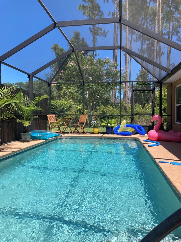 Piscine extérieure, piscine chauffée