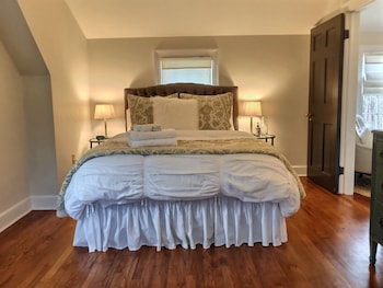 Cozy in the hills of Cape Litchfield