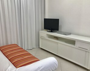 Interior - 72m² Guarujá Enseada up to 6 people (Guarujá)