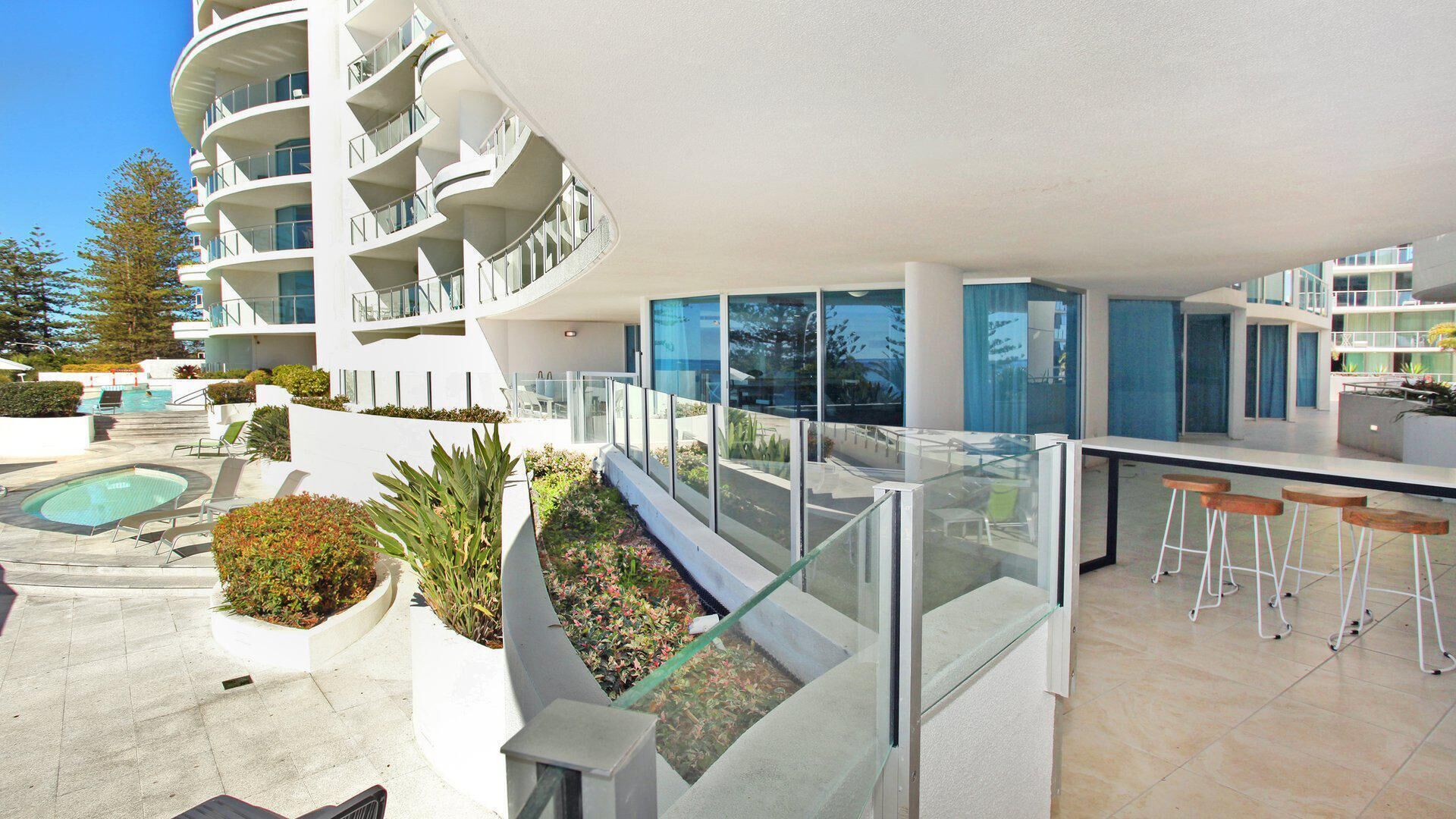 Sirocco 201 by G1 Holidays - Large Five Bedroom Beachfront Apartment in Sirocco Resort — image 7