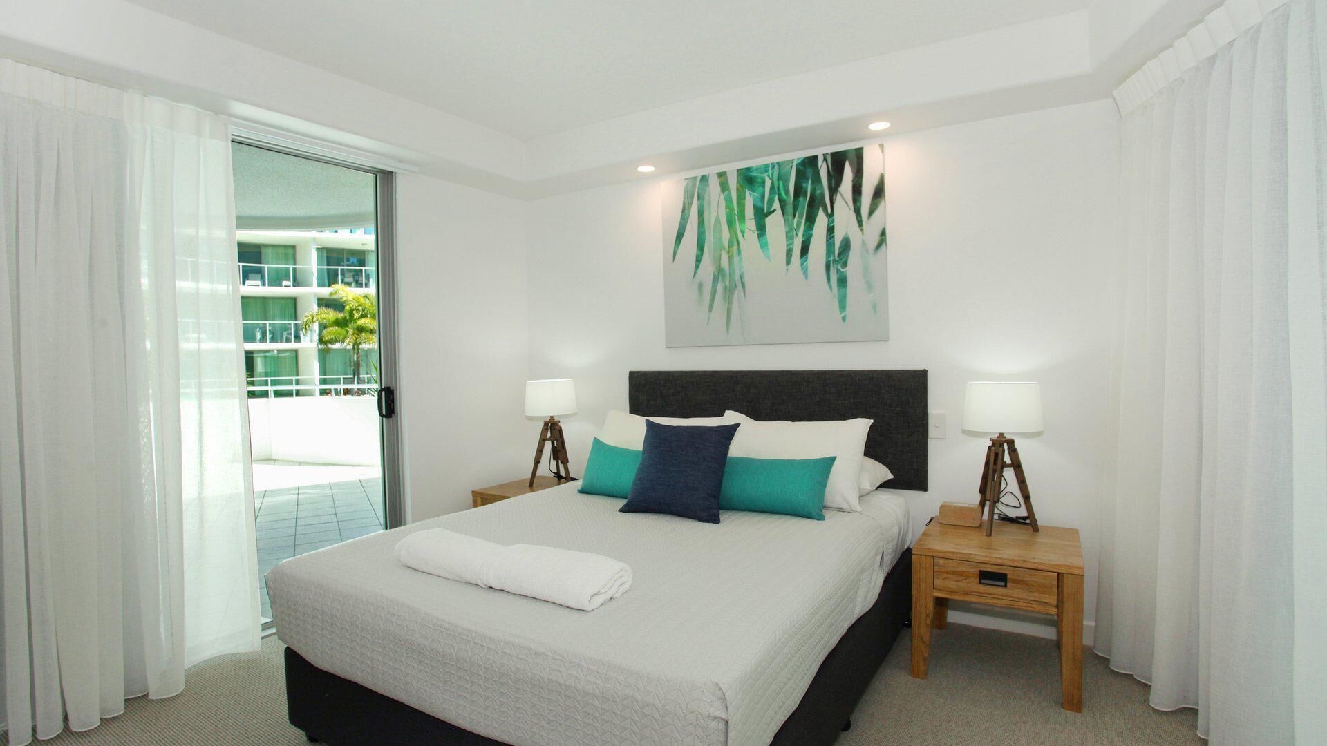 Sirocco 201 by G1 Holidays - Large Five Bedroom Beachfront Apartment in Sirocco Resort — image 24
