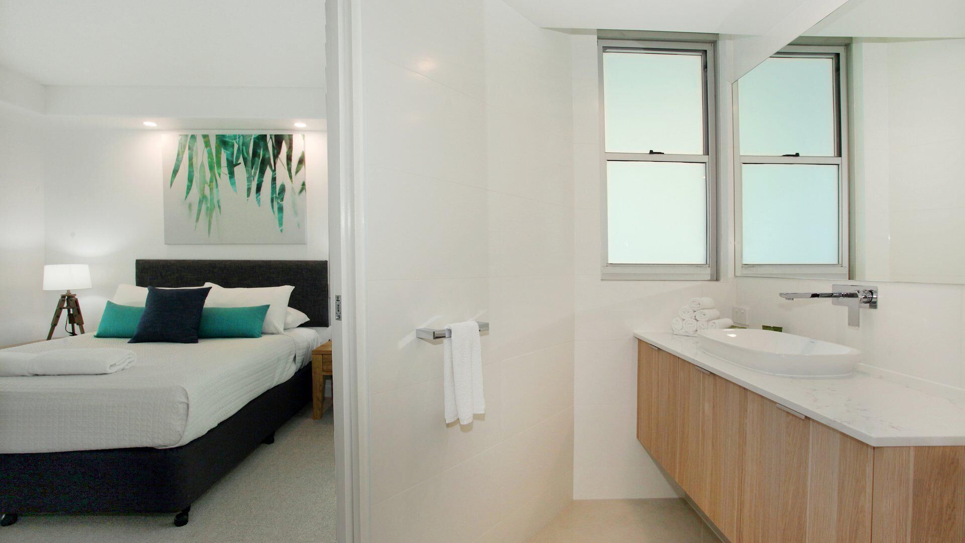 Sirocco 201 by G1 Holidays - Large Five Bedroom Beachfront Apartment in Sirocco Resort — image 25