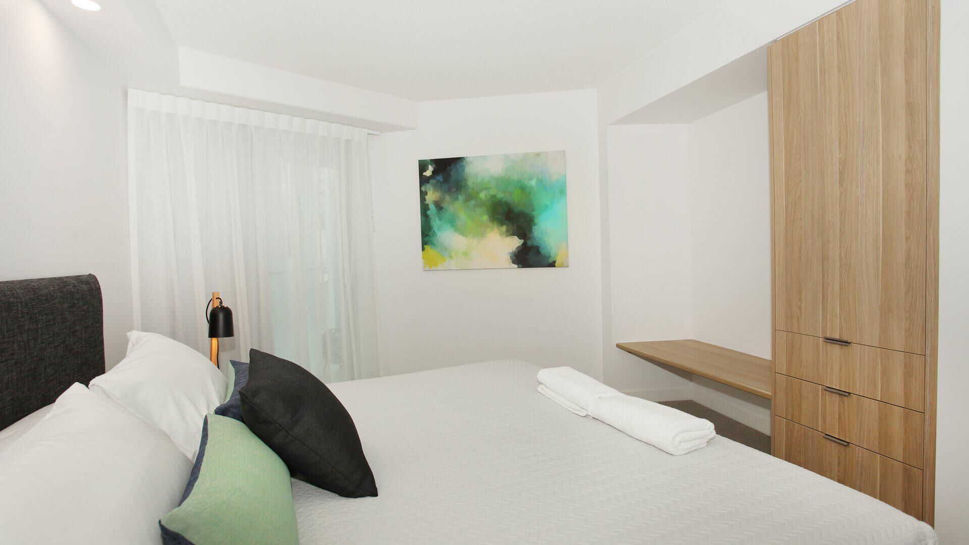 Sirocco 201 by G1 Holidays - Large Five Bedroom Beachfront Apartment in Sirocco Resort — image 21