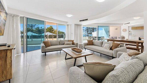 TV - Sirocco 201 by G1 Holidays - Large Five Bedroom Beachfront Apartment in Sirocco Resort (Mooloolaba)