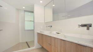 Shower, hair dryer, towels