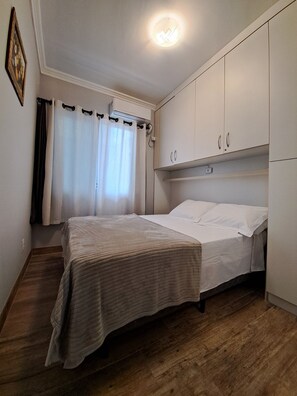 2 soverom, strykejern/-brett, wi-fi (inkludert) og sengetøy