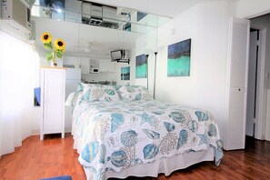 1 bedroom, desk, iron/ironing board, WiFi