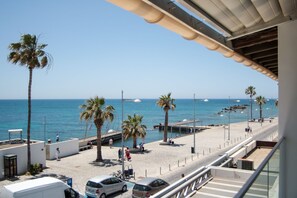 Apartment | Beach/ocean view - Phaedrus Living: Seaside Luxury Flat Lighthouse 53 (Paphos)