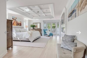 6 habitaciones, tabla de planchar con plancha, cuna de viaje y internet 
