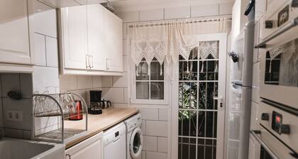 Erhöhtes Reihenhaus mit Garten und Ansichten über Fuengirola