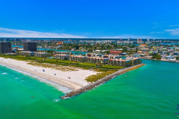Accommodatie ligt op het strand