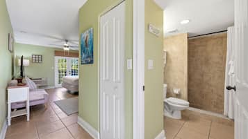 Skrivebord, strykejern/-brett, wi-fi og sengetøy